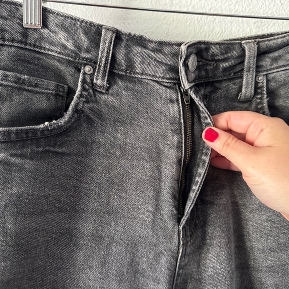 Highest Rise Distressed Mom Jeans Size 10 Black Grunge Aesthetic Ripped Retro - Picture 10 of 16